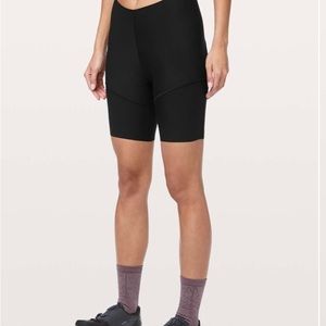 Lululemon City to Summit cycling short Sz M